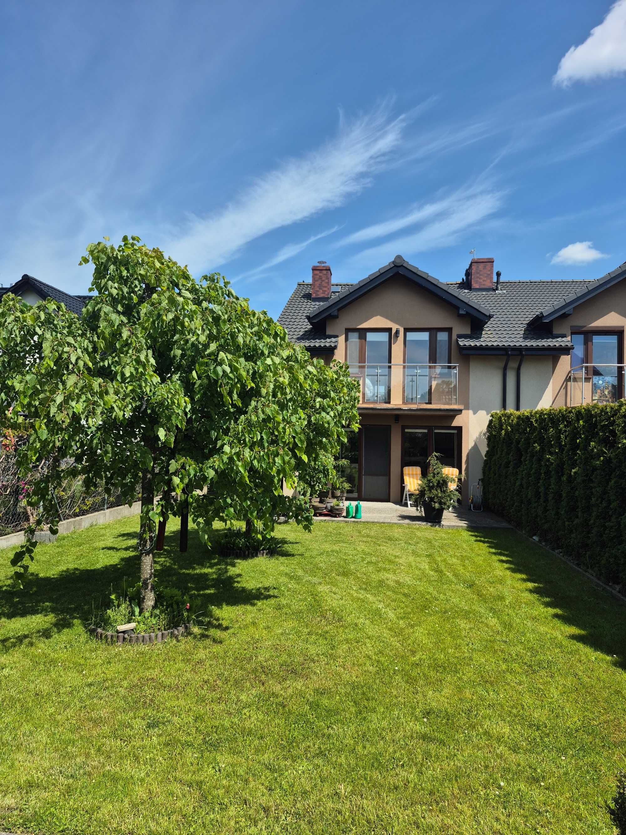 Sprzedam dom szeregowy w Baninie 119 m2 duża działka 442 m2