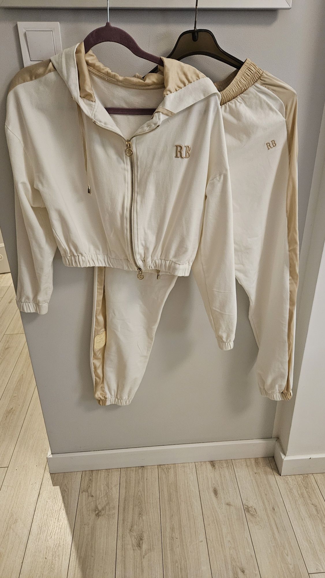 Dres włoski ecru Roberta Biagi 38