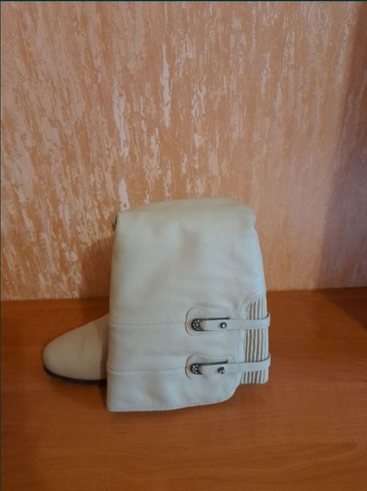 Чоботи жіночі 39 розмір.