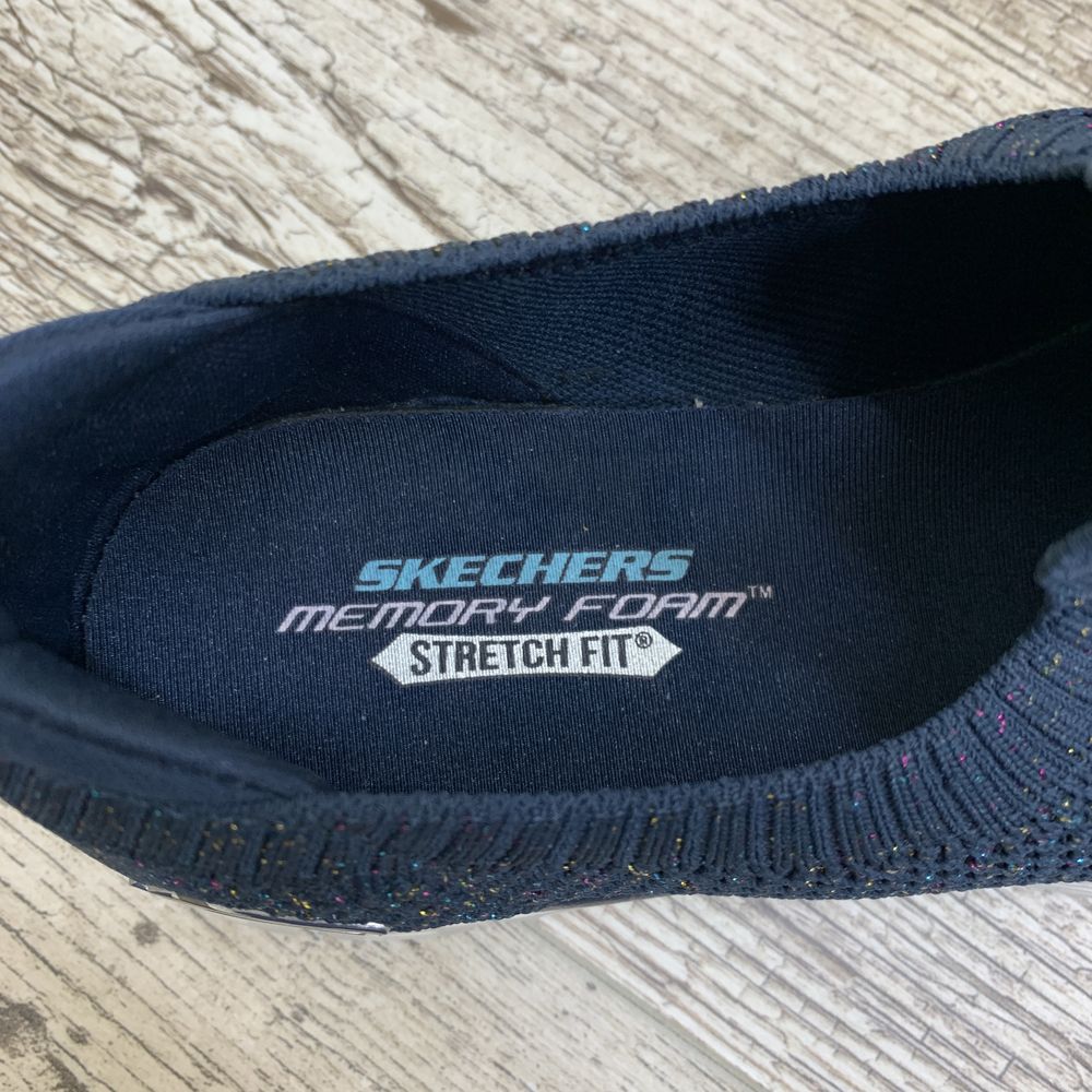 Трикотажные кроссовки Skechers без шнурков