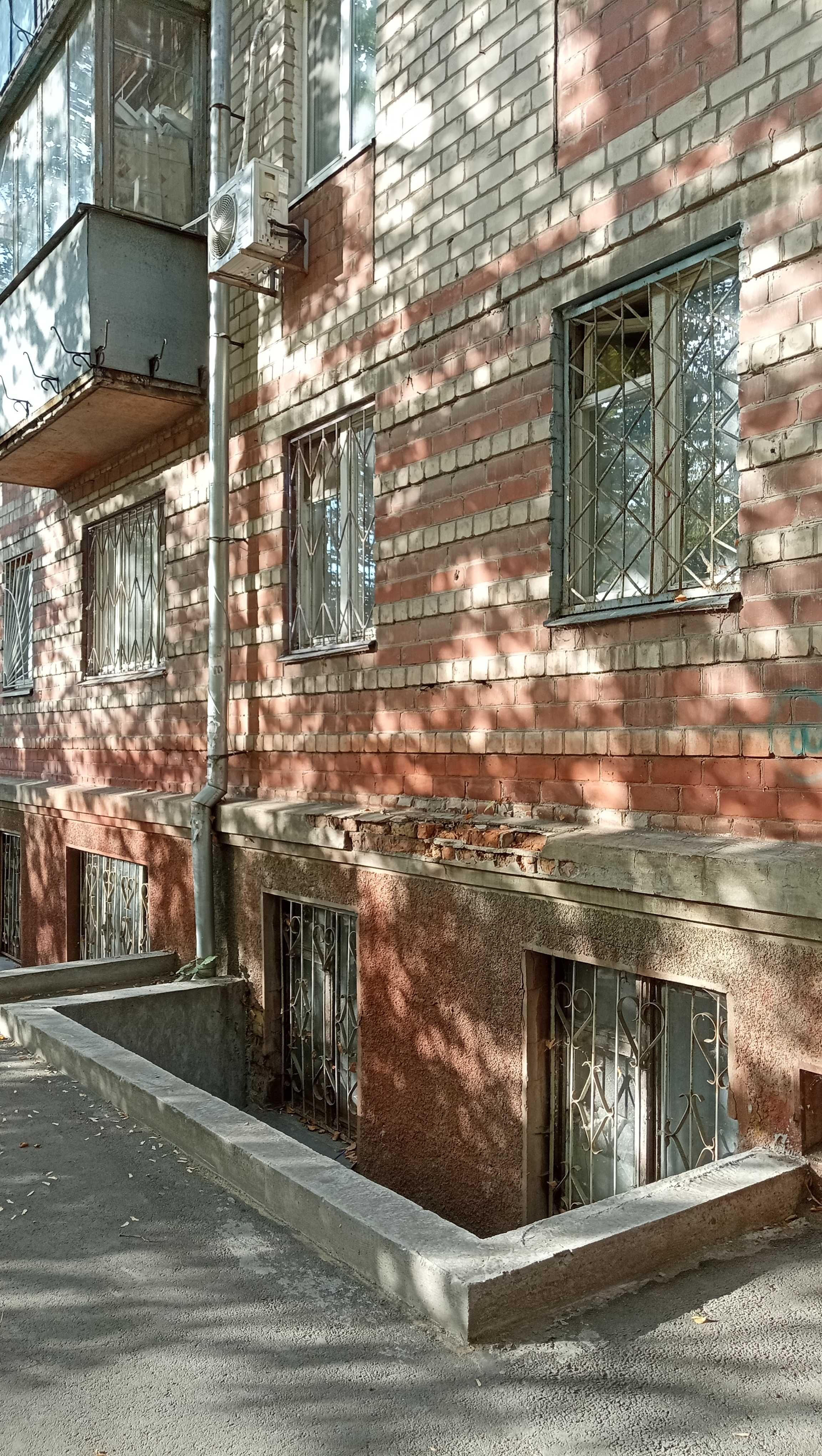 1 к квартира м. Дніпро Центральний район пр.Поля реально продам