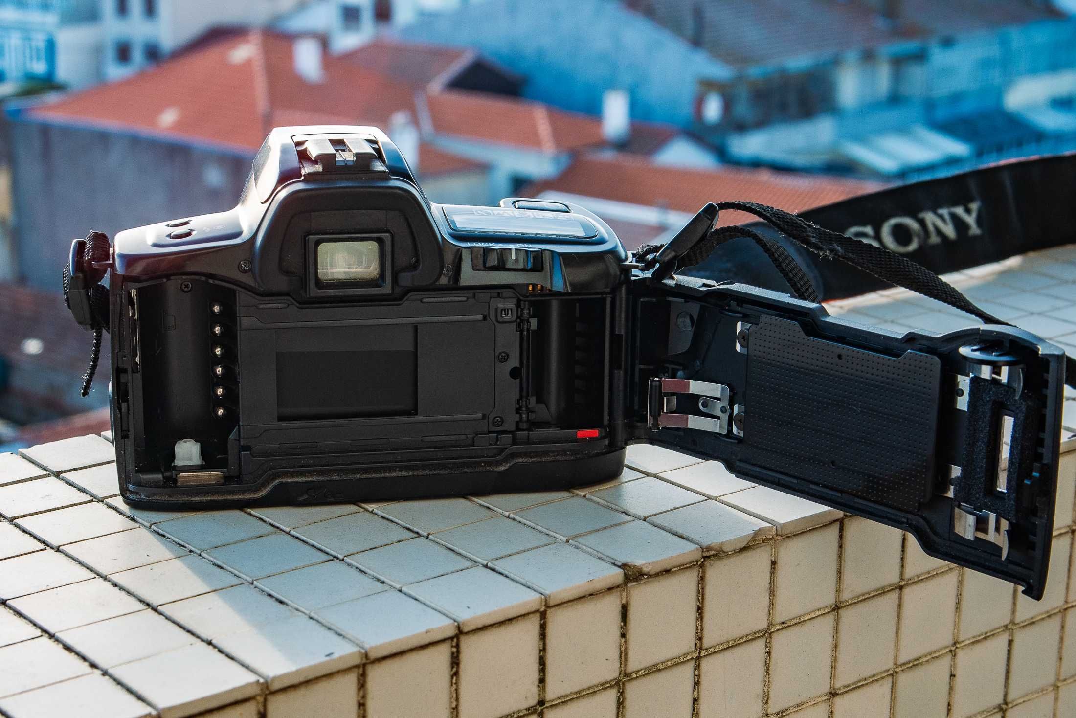 Minolta Dynax 303si (Avariado)