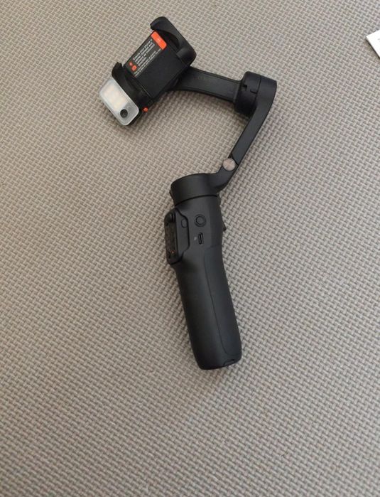 Gimbal Hohem iSteady v3 z funkcjami śledzenia  AI