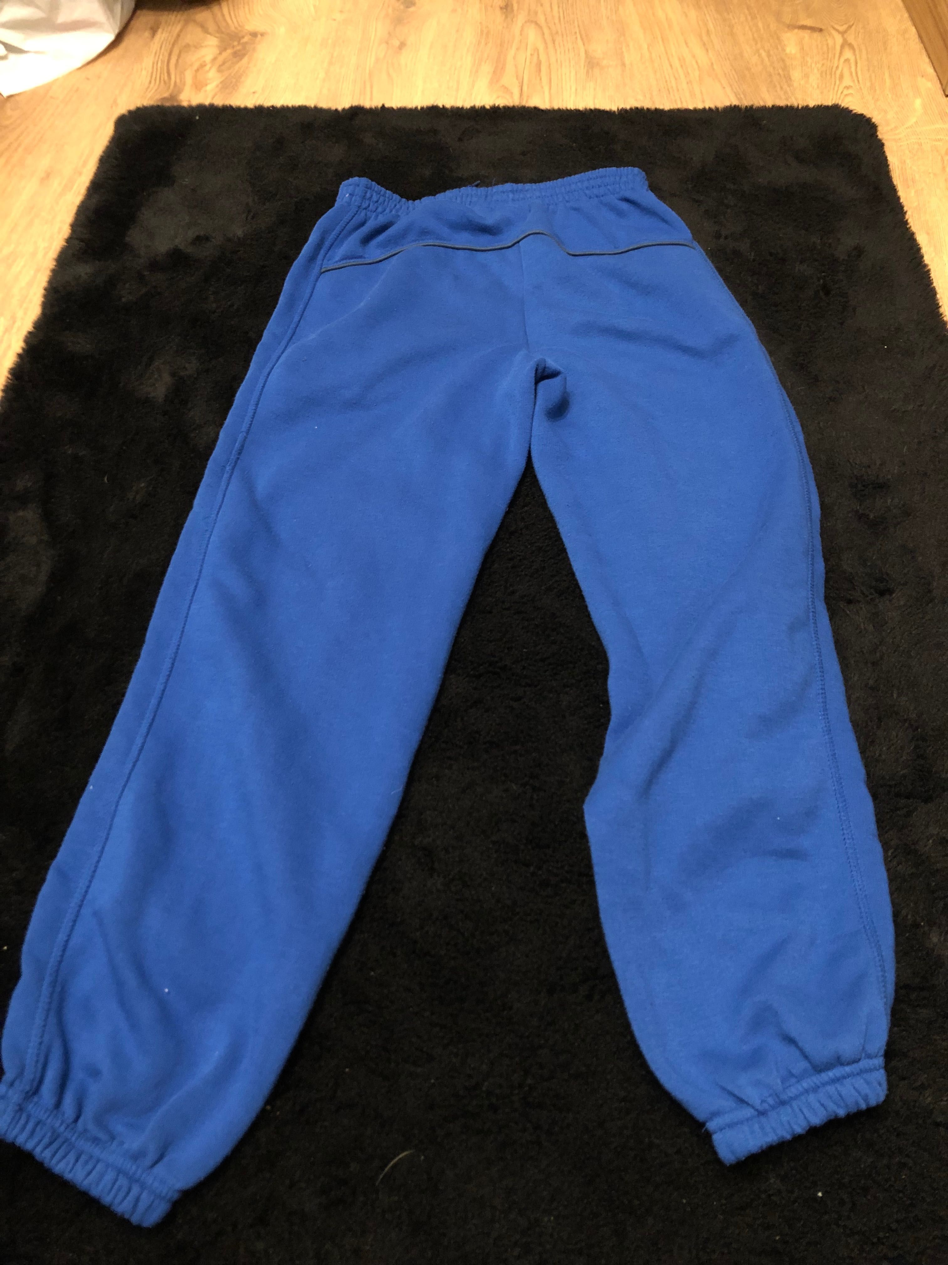 Spodnie chłopięce dresowe Slazenger rozm. 134/140 niebieskie