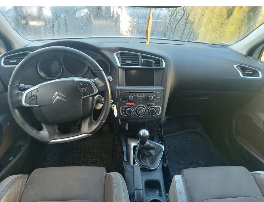 Deska kokpit Citroen C4 II b7