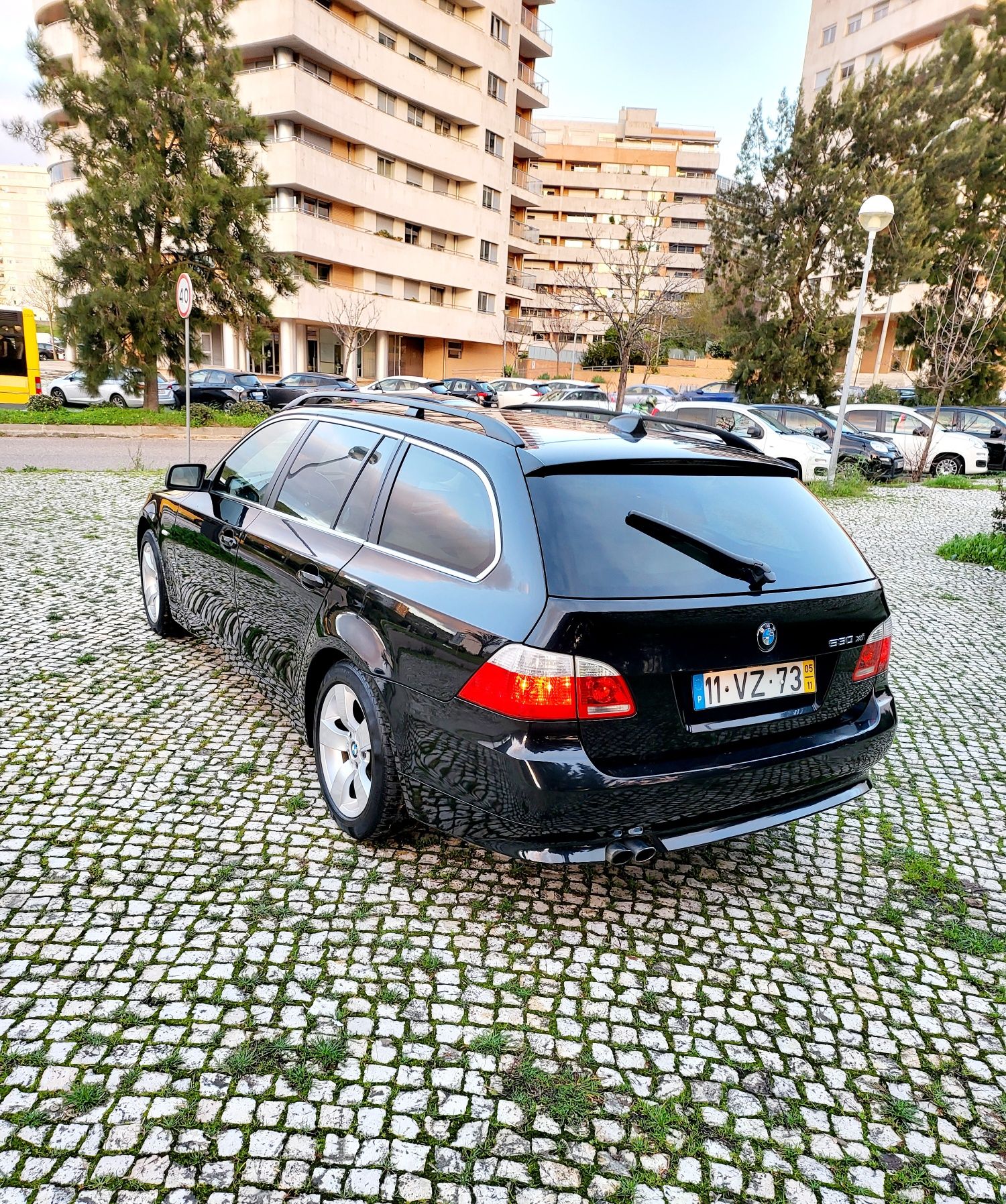 BMW 530 Xi gasolina 256 cavalos ano 2005  versão especial aceito troca