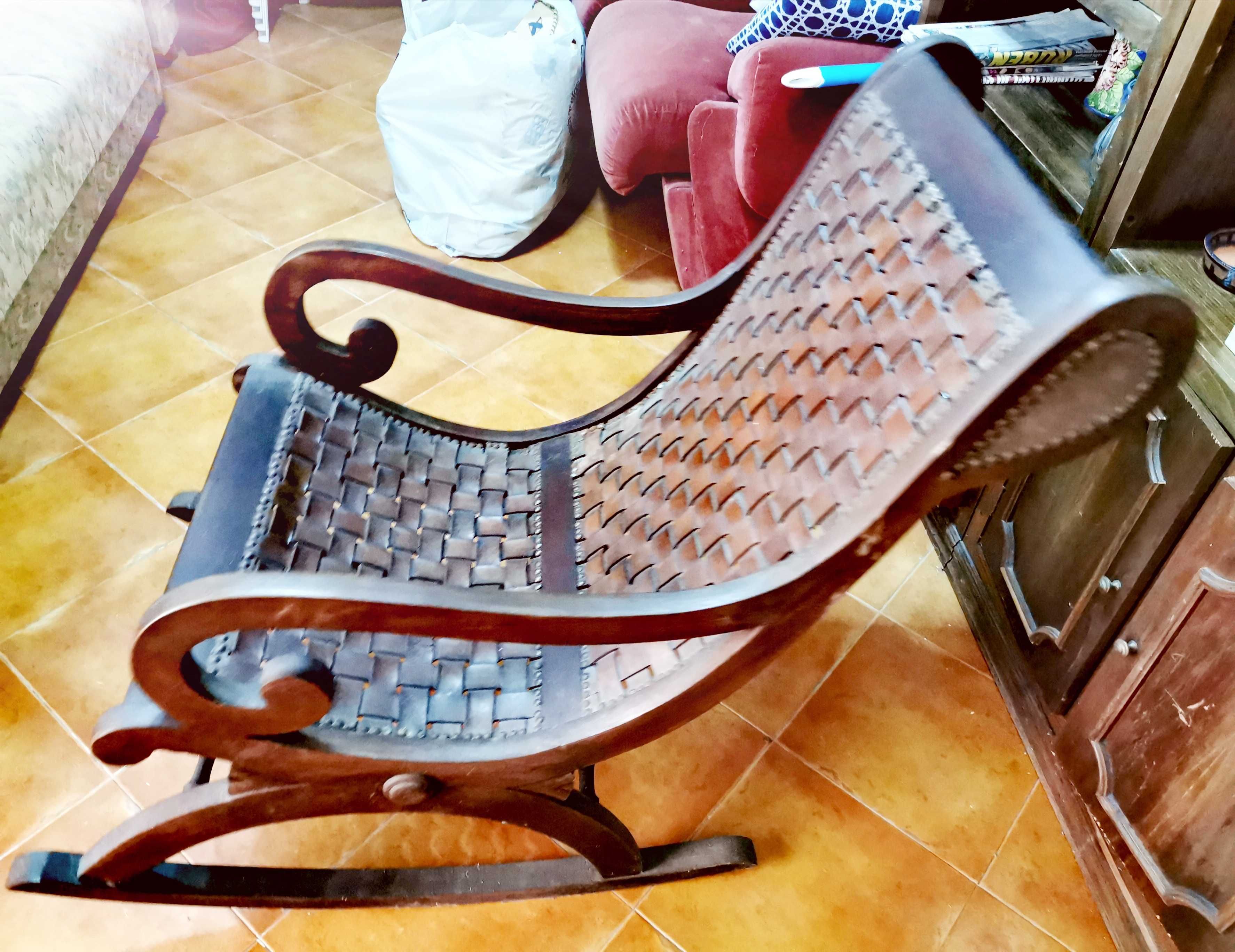 Cadeira Antiga de Baloiço
