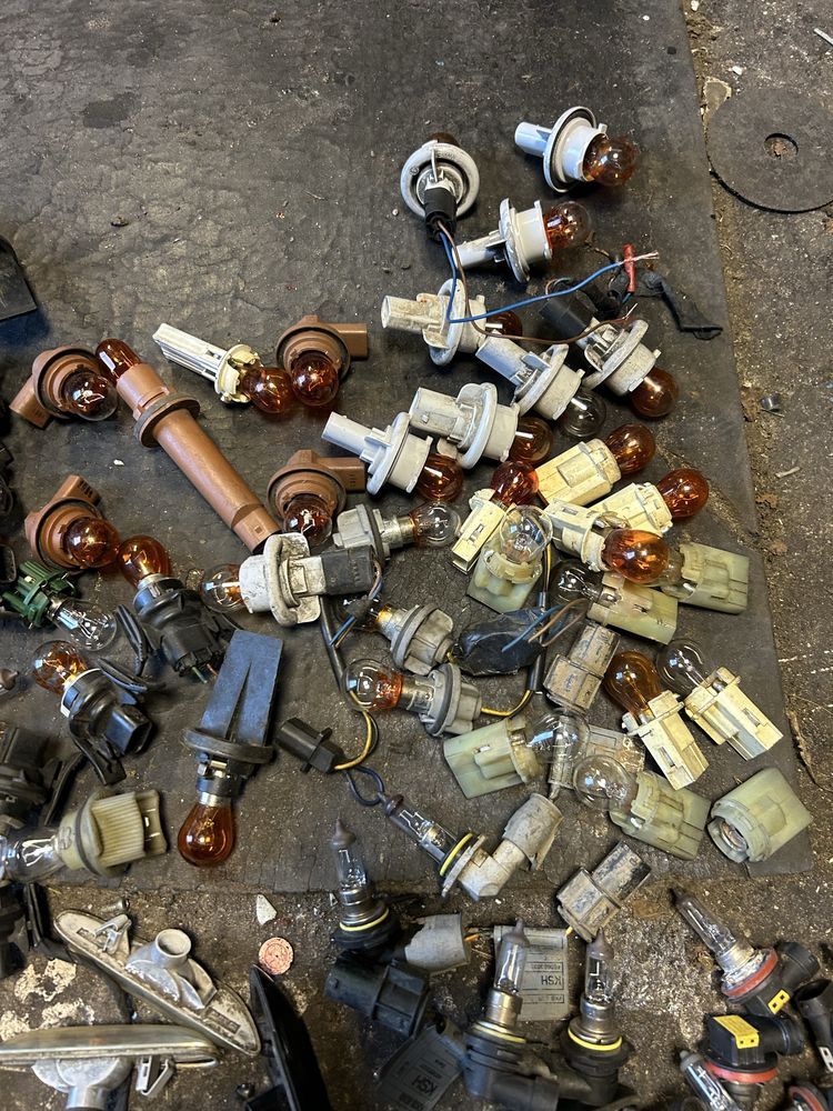 Oprawki lamp kierunki zarowki bmw e39 e65  e38 e46 e60 e90 rozne