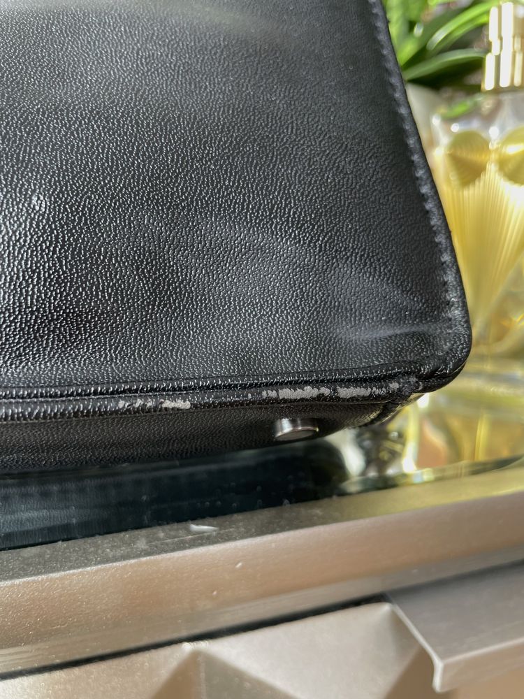 Mohito pikowana torebka czarna srebrny łańcuch crossbody kuferek