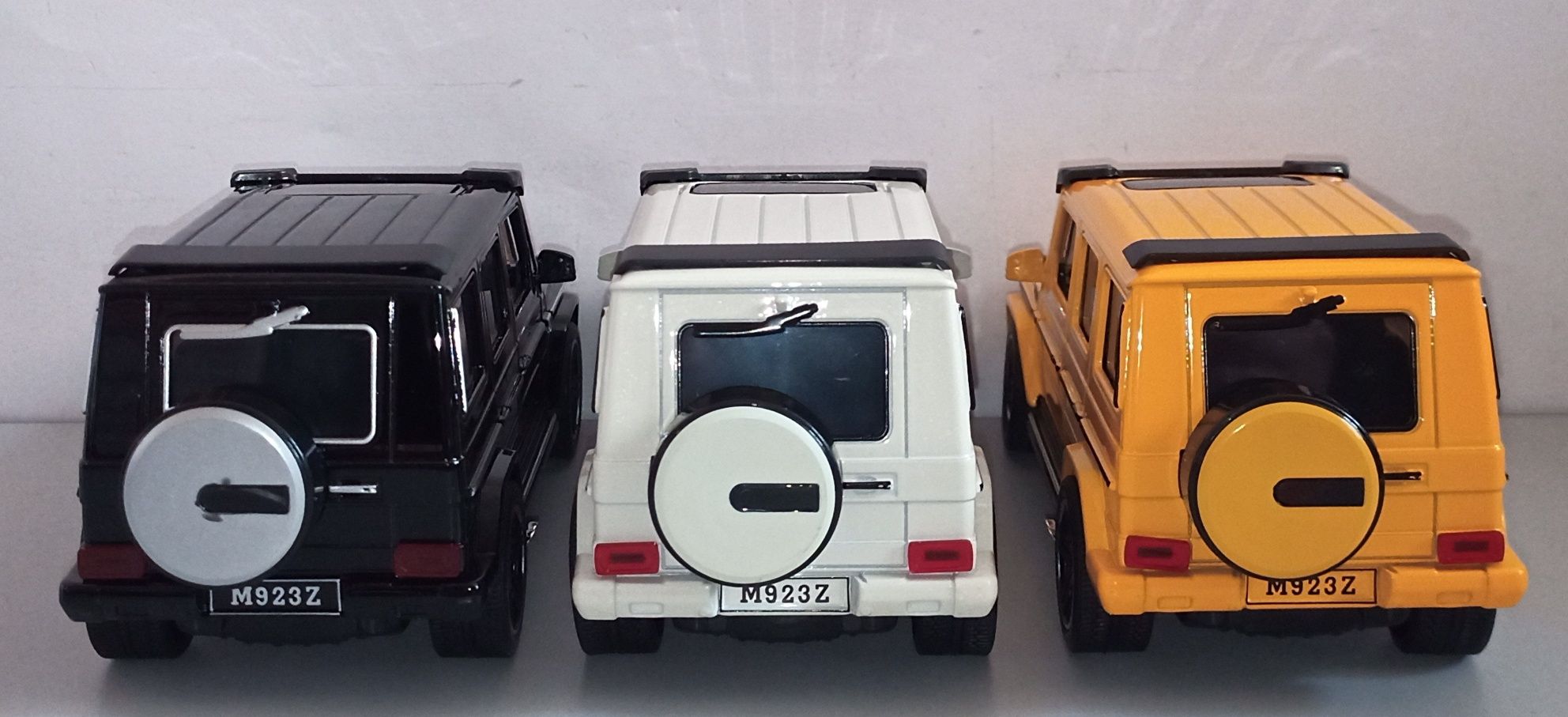 Mercedes-Benz G500 модель 1:24 "Автосвіт". Металл, Звук, Свет.