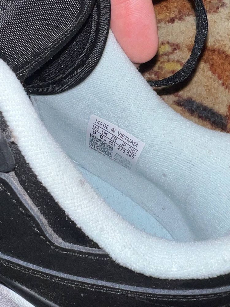 Кроссовки Adidas