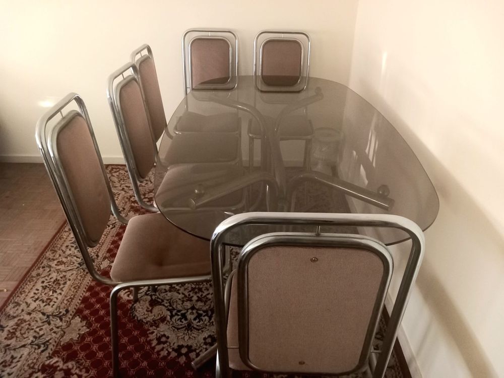 Mesa de jantar com cadeiras