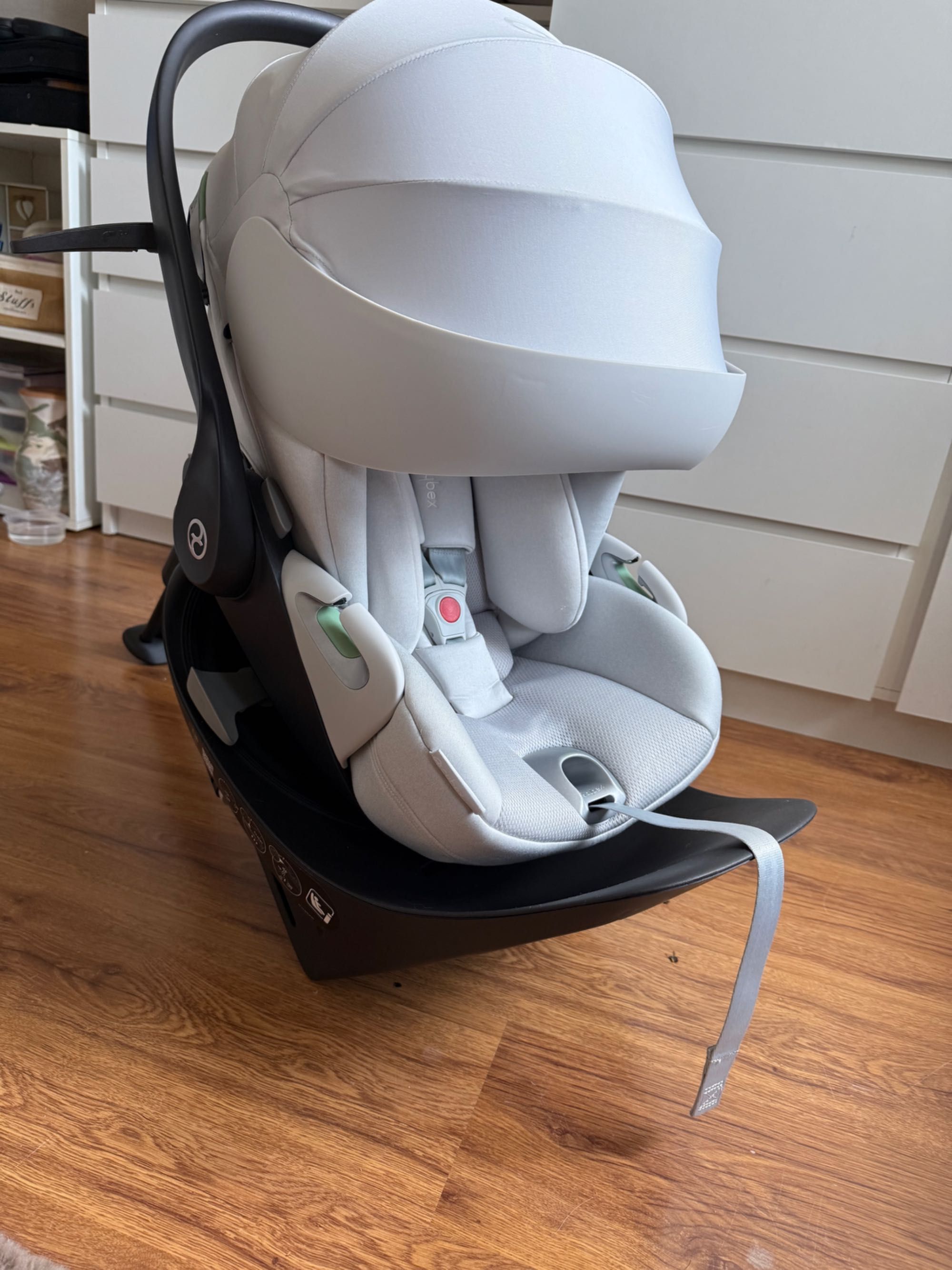 CYBEX Platinum Cloud T i-Size Platinum White Plus z bazą