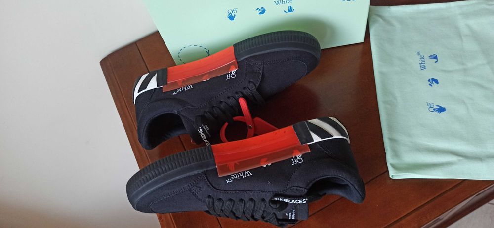 (r. 41) Nowe buty OFF-WHITE Vulcanized Low Black Orange Canvas czarne
