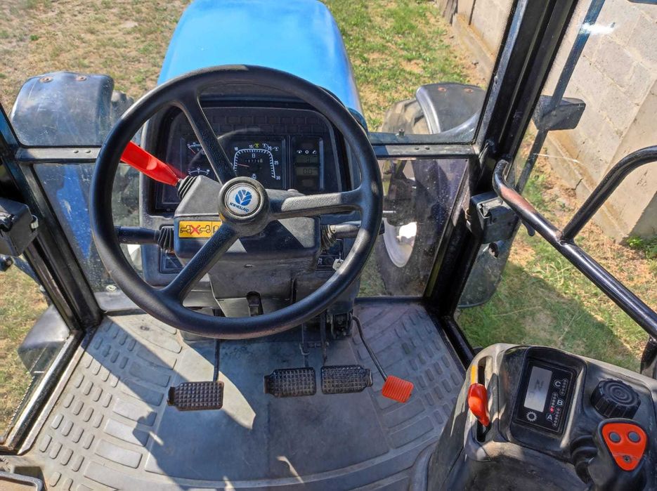 Ciągnik rolniczy New Holland 8160