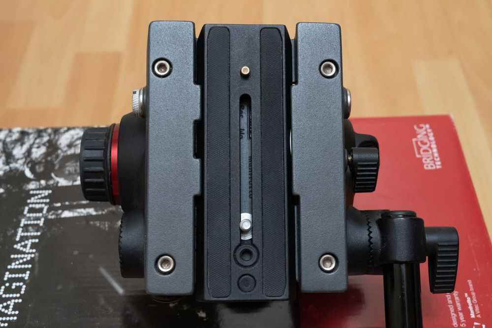 Głowica Manfrotto MVH502AH z płaską bazą