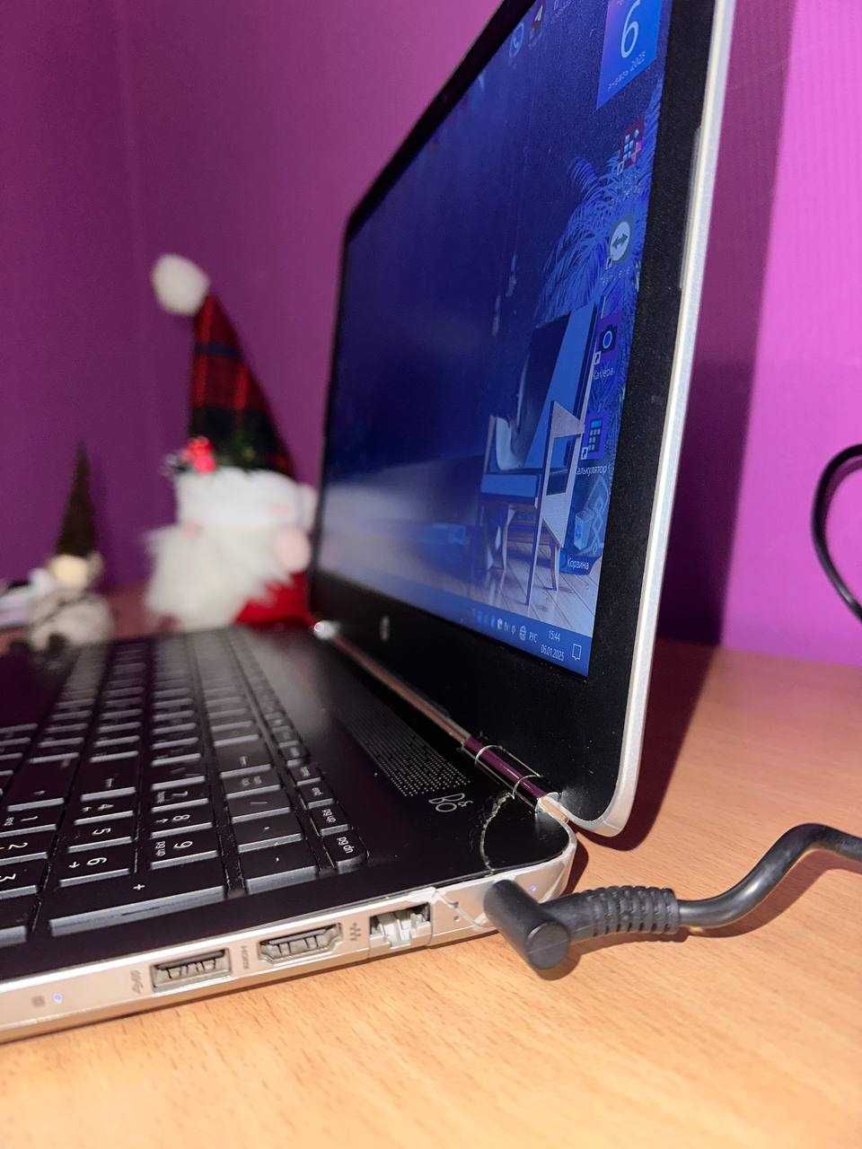 HP Pavilion 15 Silver i3-7100U/RAM 8 ГБ/HDD 1 ТБ/Intel і GeForce 940MX