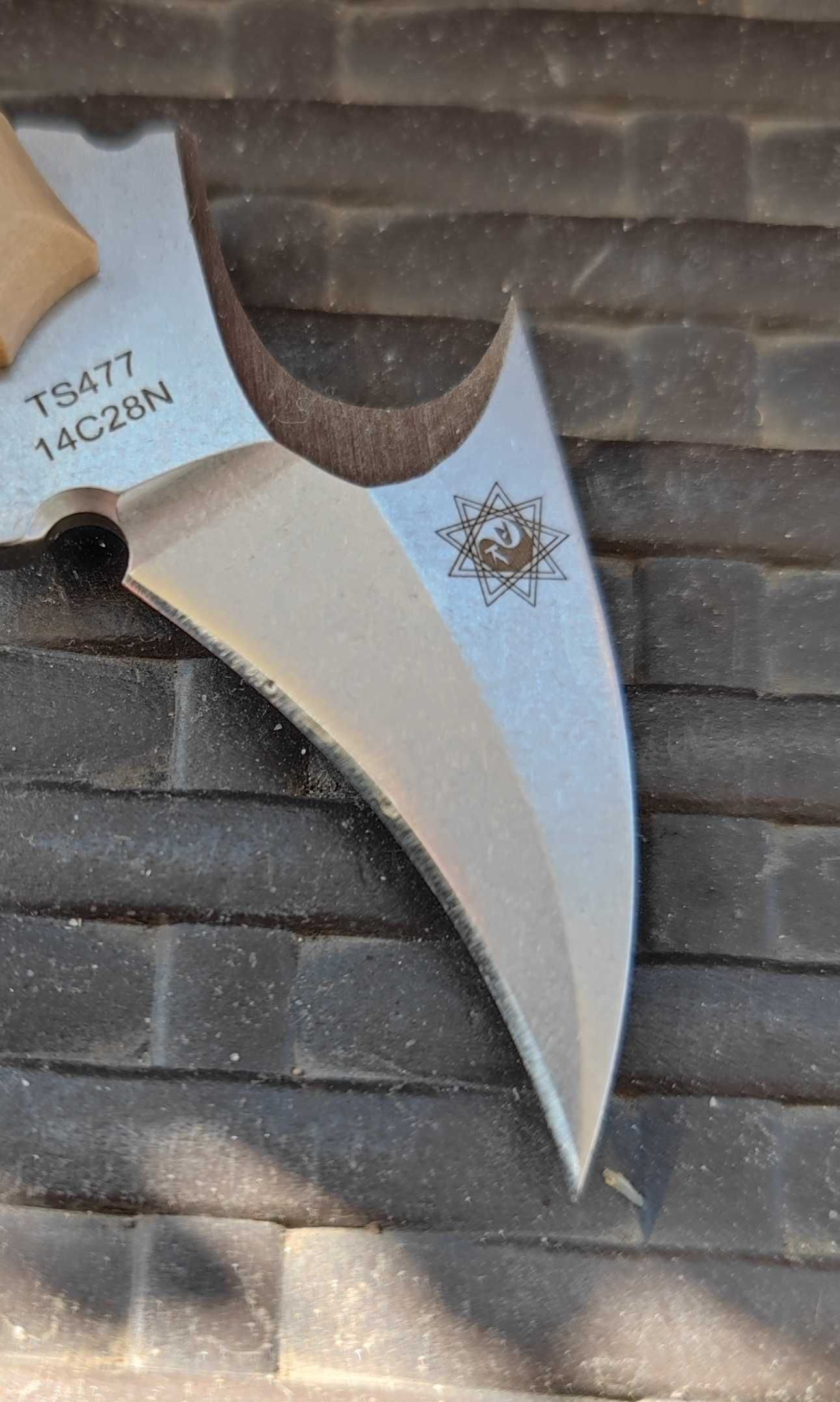 Karambit Derespina TwoSun Claw TS477 kydex