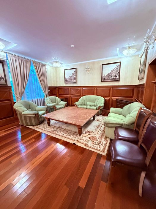 Оренда приміщення вул.Круглоуніверситетська 18/2 з меблями Фасад 105м2