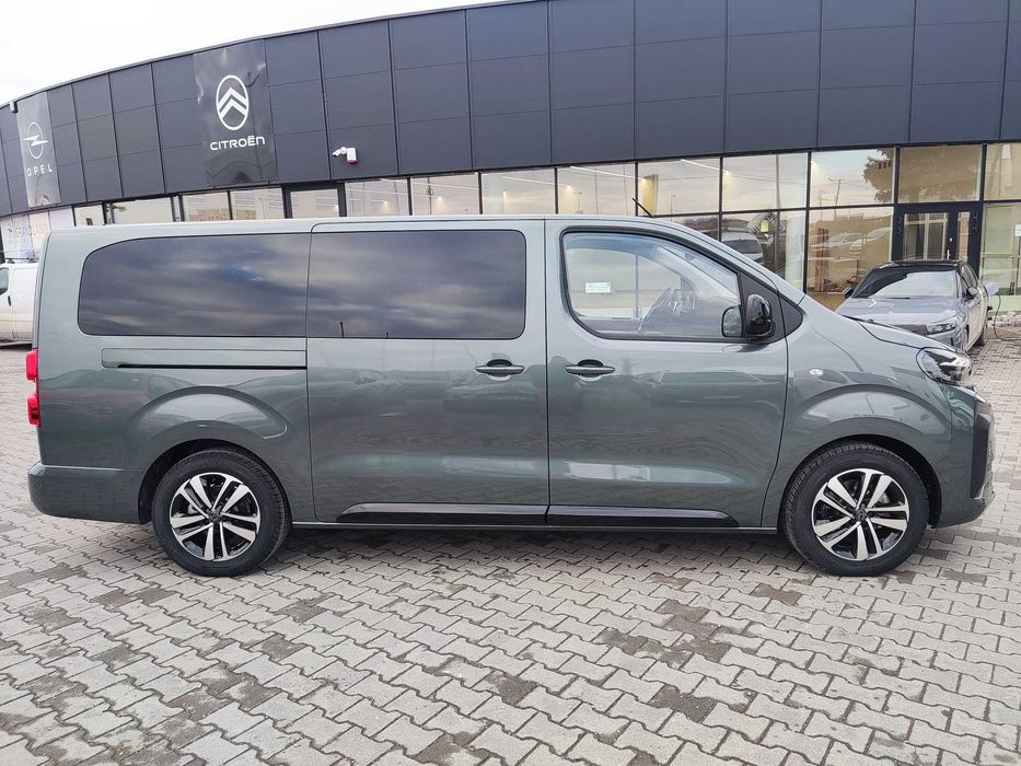 Wynajem Busa 8 i 9 osobowego Peugeot Traveller Automat, Nowy