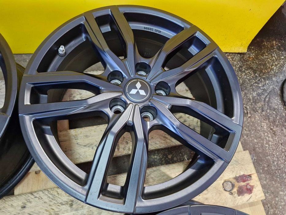 Alufelgi 5x114,3 17 Mitsubishi ASX Lancer Eclipse Cross Outlander ET38