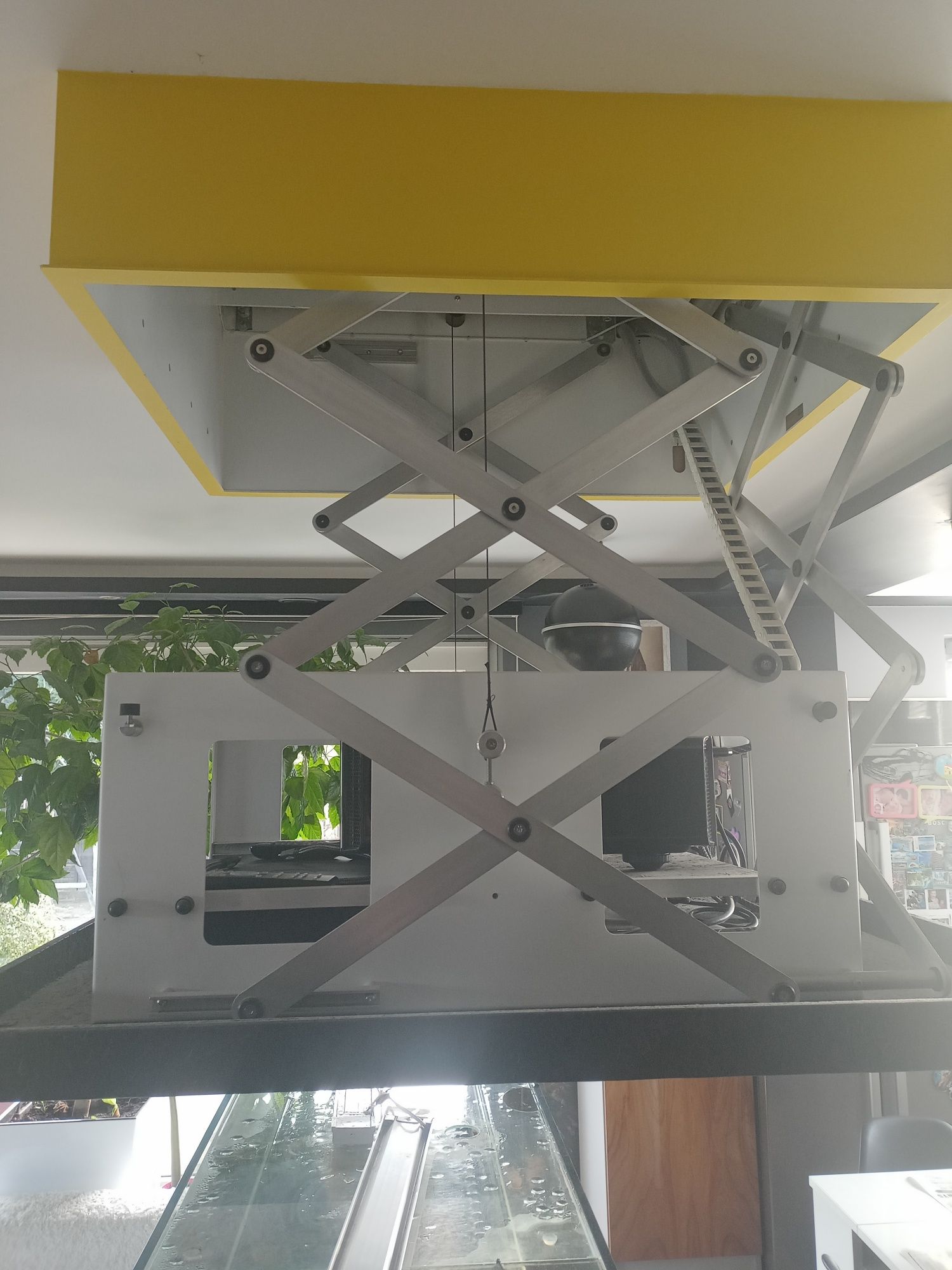 Projektor JVC DLA-x7000BE Hi-end kina domowego 4K e-shift