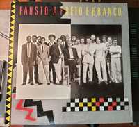 FAUSTO 33 rpm 12' música portuguesa 
LP de vinil usado, em exc