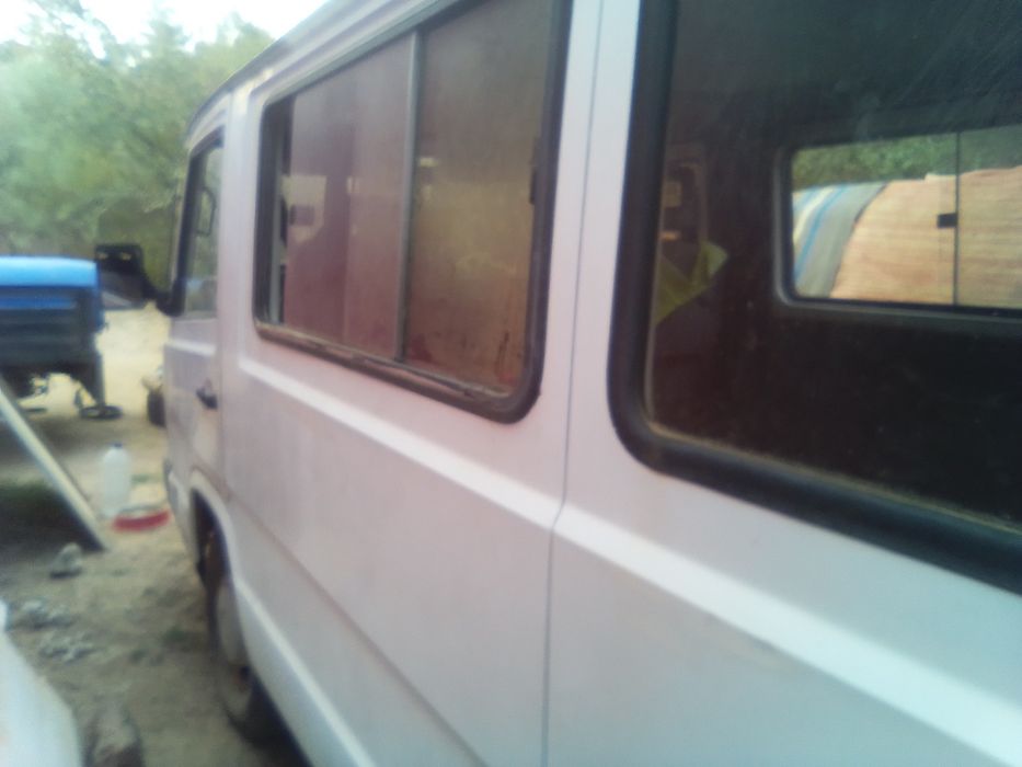 Mercedes D100, 2.4 gasoleo