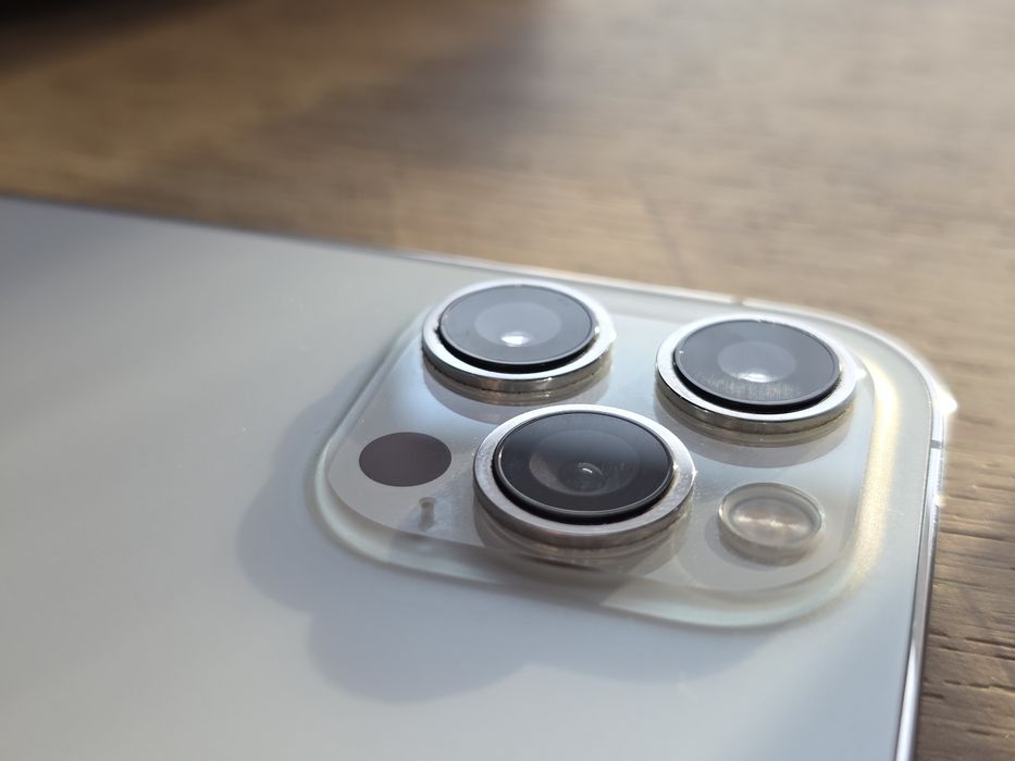 Zestaw: iPhone 12 Pro Max + Apple Watch 5 44mm