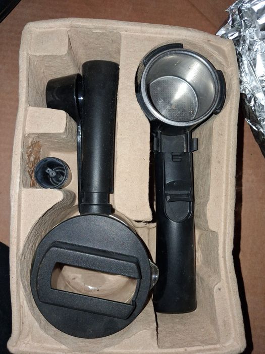 Sprzedam ekspres ciśnieniowy DeLonghi EC5 ze spieniaczem