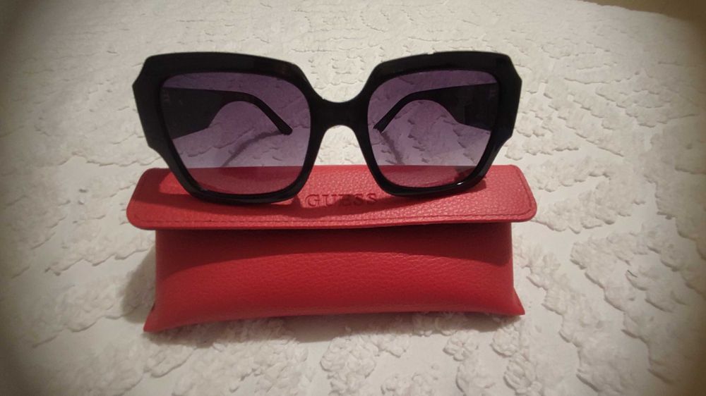 Oculos sol mulher Guess, como novo