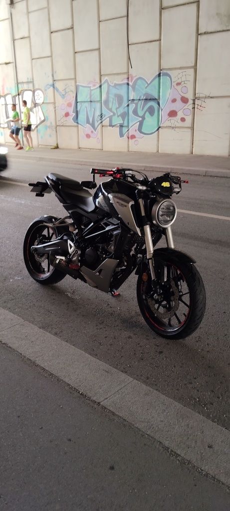 Honda CB 125 (Muito extras)