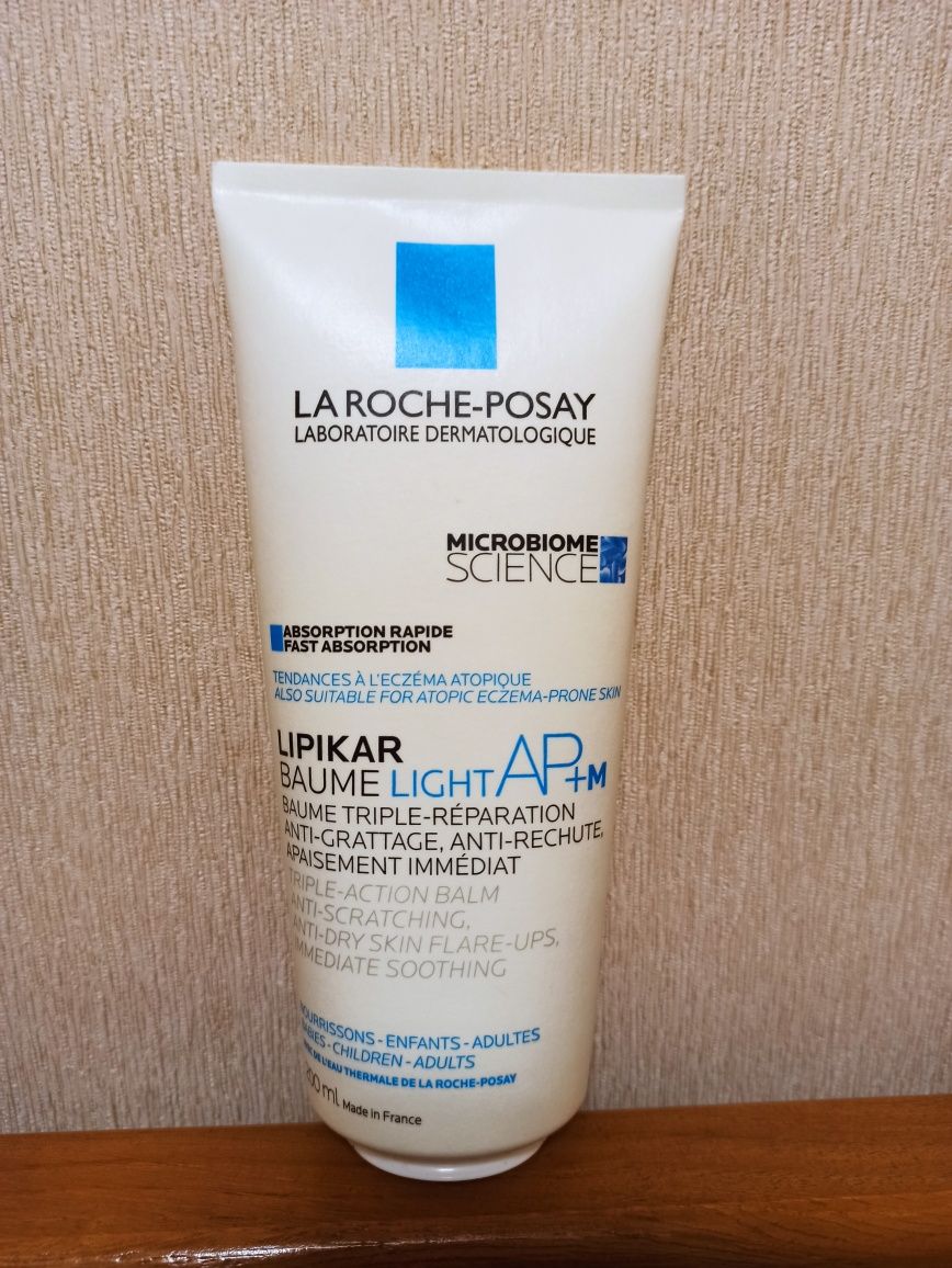 Відновлюючий  бальзам  La Roche-Posay Lipikar Light