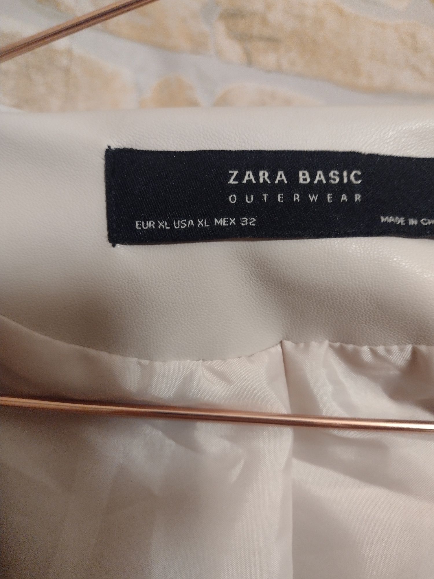 (42/XL) ZARA/ Beżowa, skórzana kurtka ramoneska z Madrytu