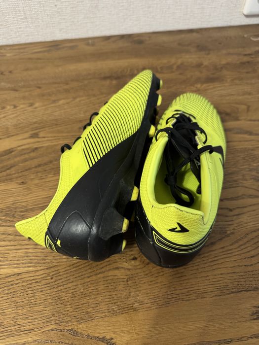 Футбольные бутсы Demix Quantum FG — EU 40.5 (25.5 см)