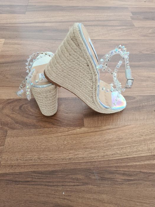Sandały Steve Madden na koturnie z ćwiekami eleganckie świecące roz 39