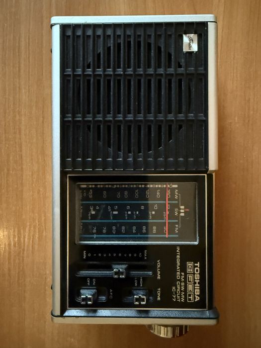 В коллекцию. FM/SW/MW. Приемник TOSHIBA RP-77F. Как новый