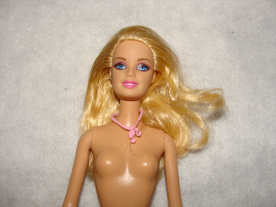 Boneca Barbie (Ref. BCN30) de 2013