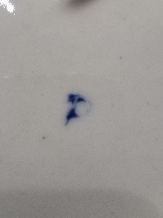 Cinzeiro antigo , artigo de coleção em porcelana marcada