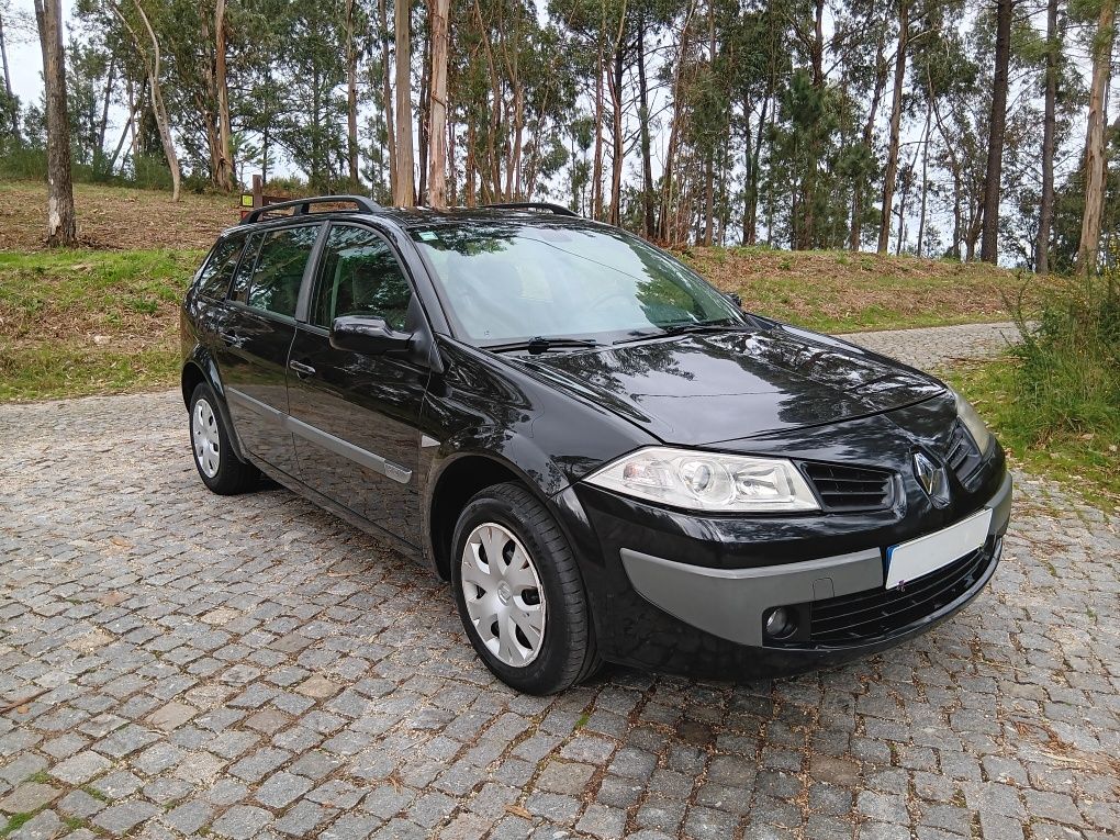 Luxo e conforto para toda famila em um carro em excelente  estado
