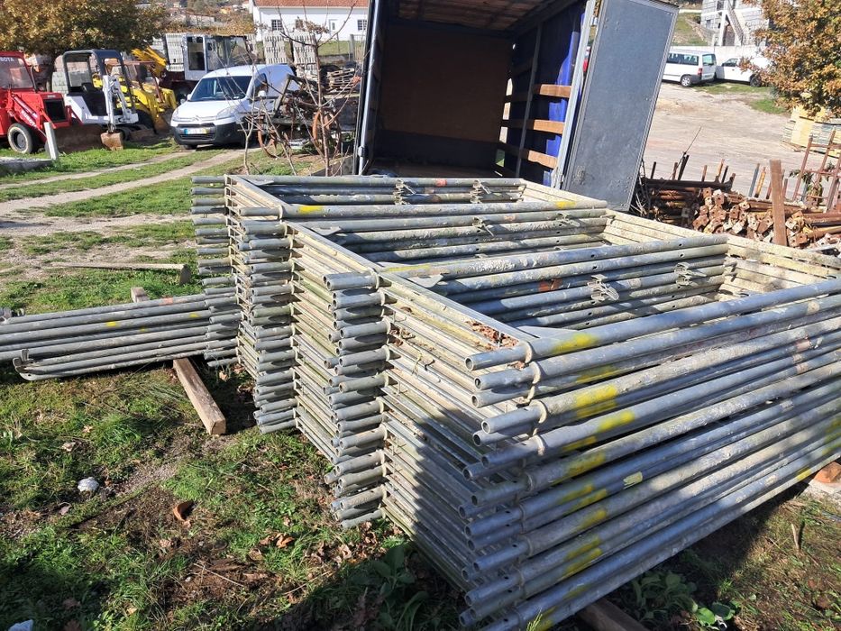 Segue para venda 340m2 de andaime sem prancha