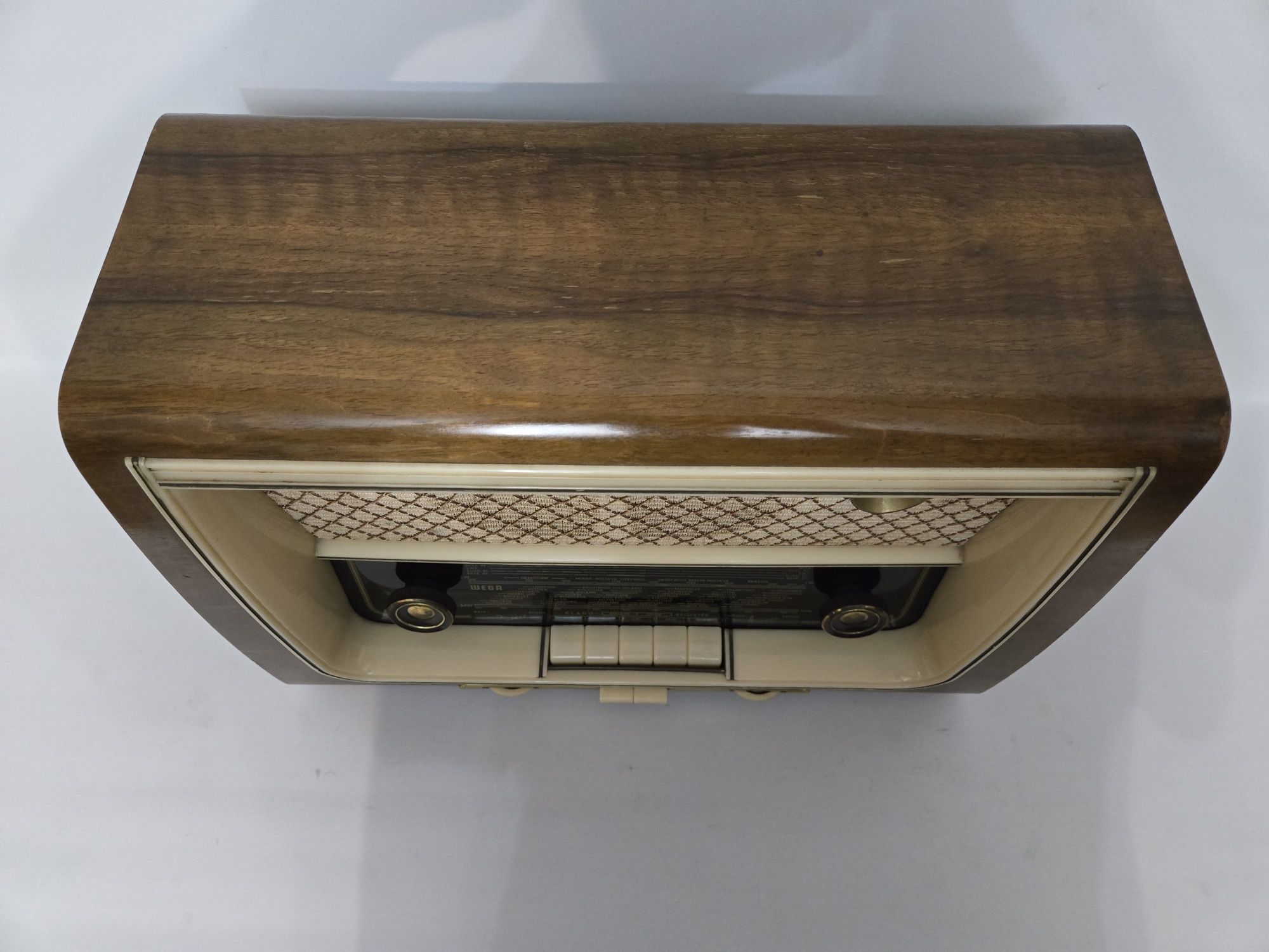 Rádio antigo reparado Wega