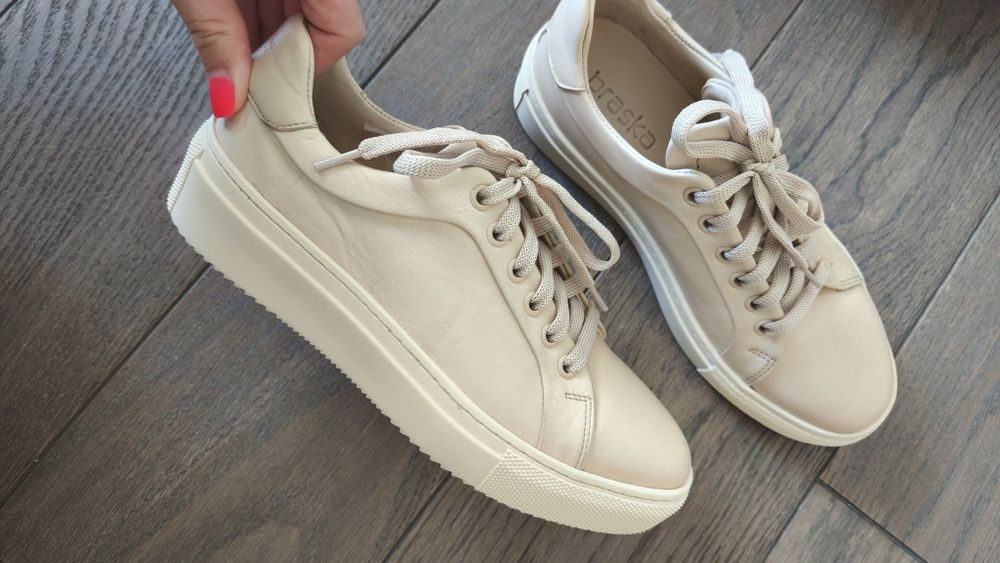 BRASKA - Нові шкіряні жіночі кеди кросівки туфлі Браска (р.37)