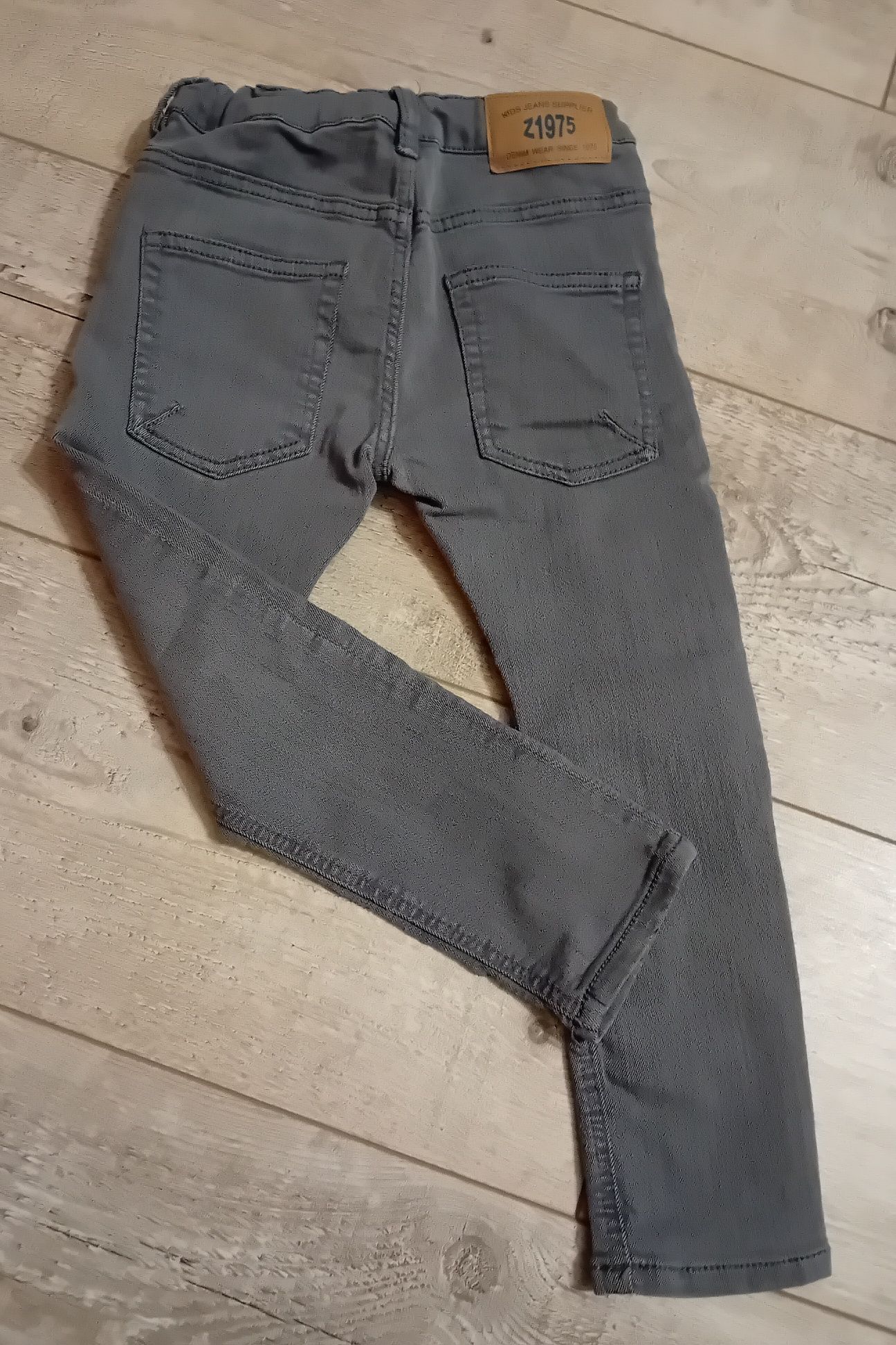 Chłopięce spodnie Zara skinny rozmiar 104