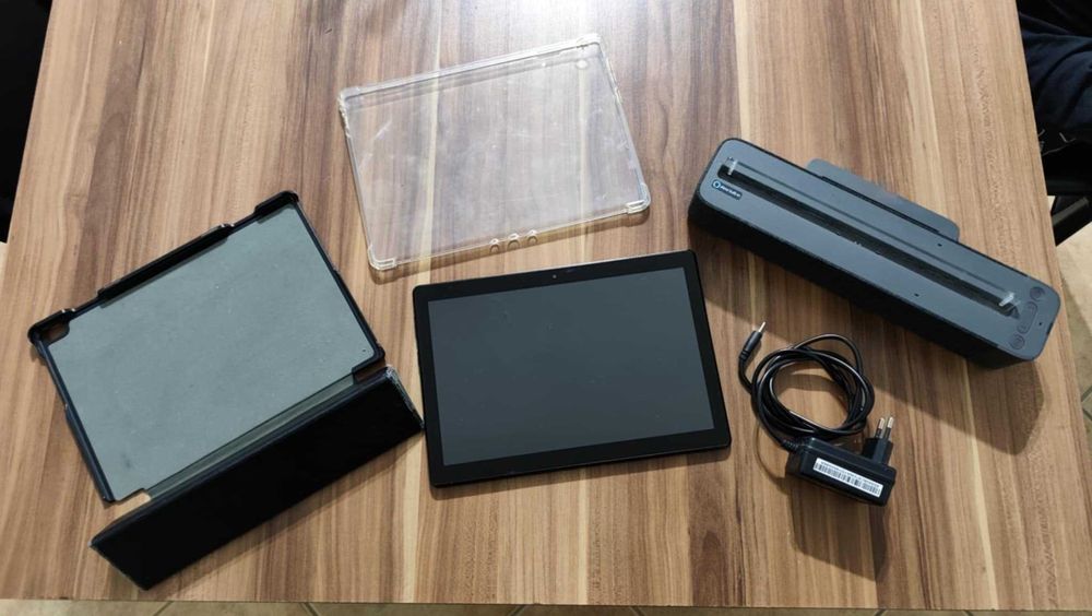 Tablet Lenovo TB-X505F com Alexa e coluna externa