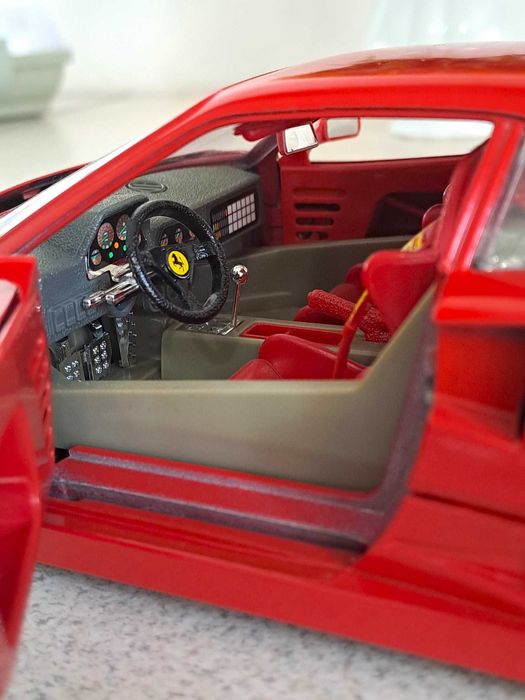 Model samochodu Bburago Ferrari F40 1987r. skala 1/18 Made in Italy