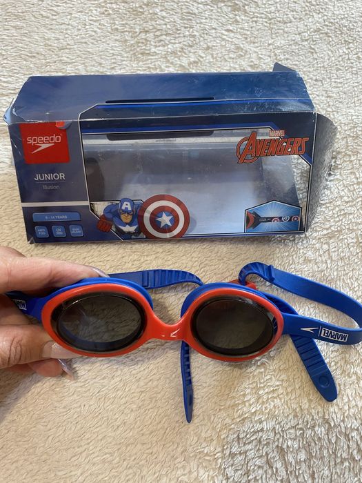 Окуляри дитячі для плавання різні