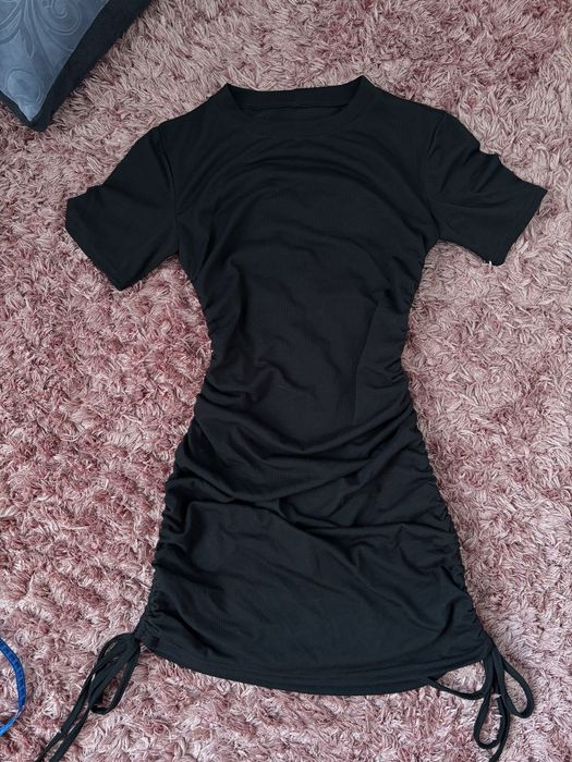 Сукня на навʼязках