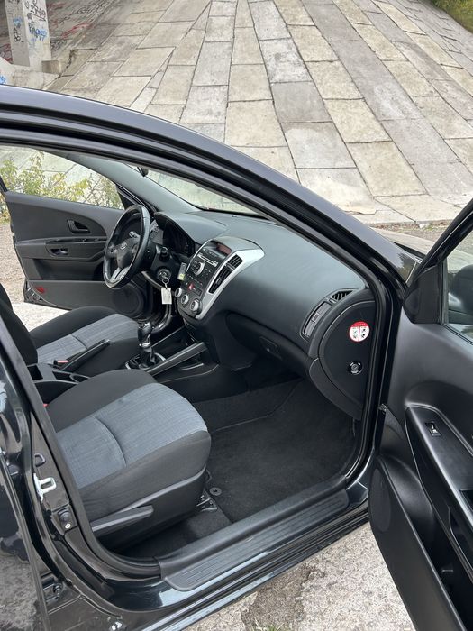 Kia Ceed 1.4 бенз 2009