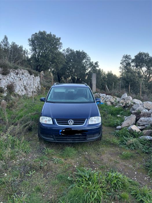 VW Touran 2006 – Para Peças / Funciona